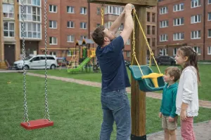 Выбор сидений для качелей: типы, ремни, возрастные категории