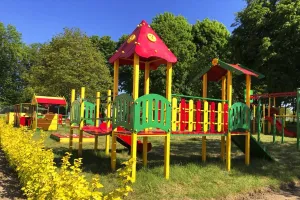 Стадион с.Тростянец - Детская площадка